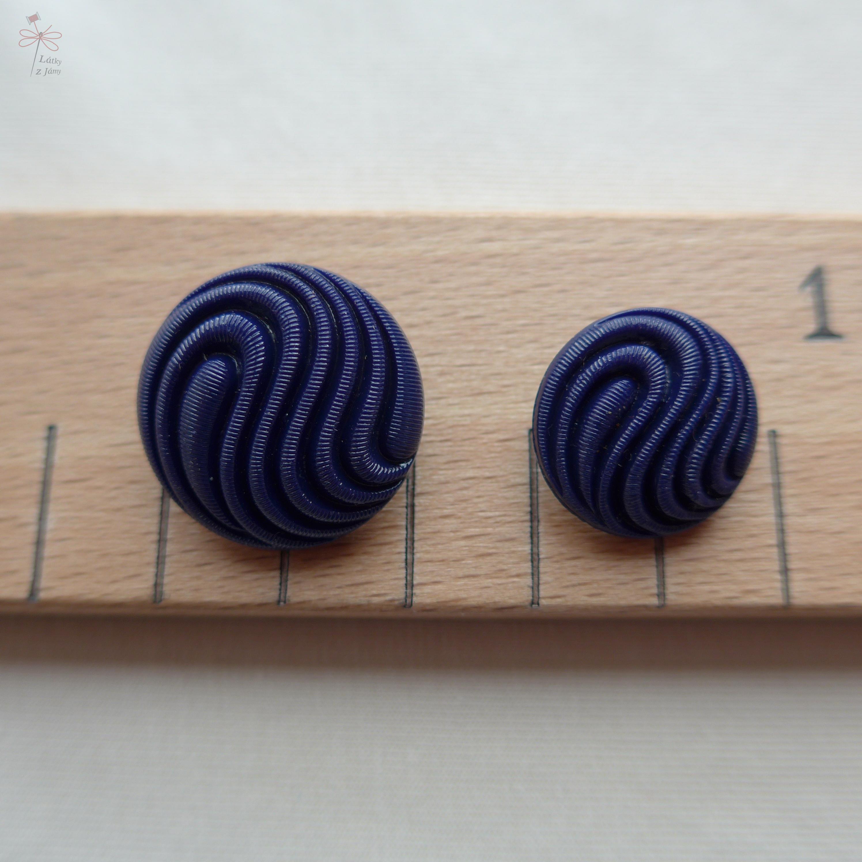 Knoflík tmavě modrý vlny