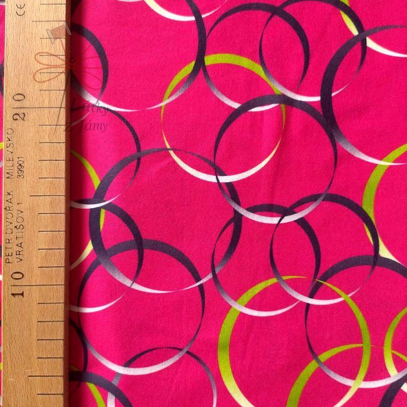 Kruhy na růžové