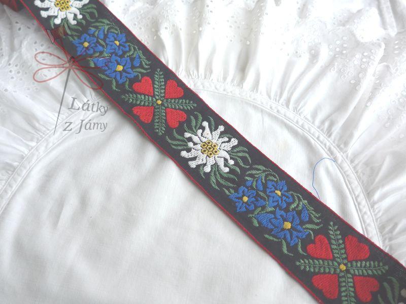 Stuha - Černá se srdíčky