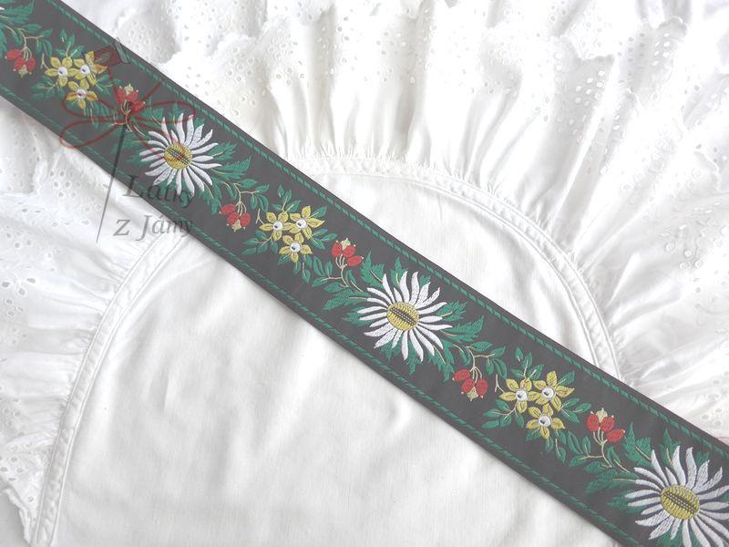 Stuha - Černá bílý květ se žlutými