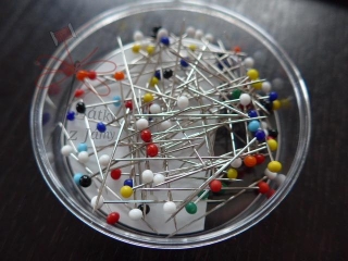 Špendlík napichovací Fe 31x0,60mm (v.31) skleněná hlava 100ks