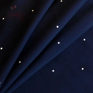 Puntíky na temné modré- počesaná tepákovina